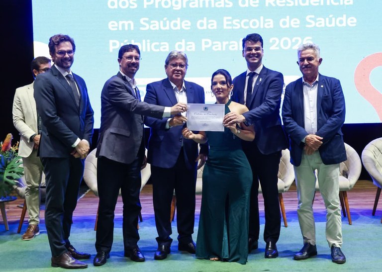 João Azevêdo prestigia cerimônia de conclusão dos Programas de Residência da ESP e destaca avanços na Saúde da Paraíba
